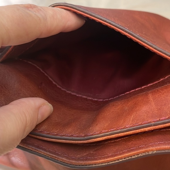 FOSSIL EMMAT TOTE - BEAUTIFUL SOFT LEATHER IN COGNAC - Picture 8 of 11